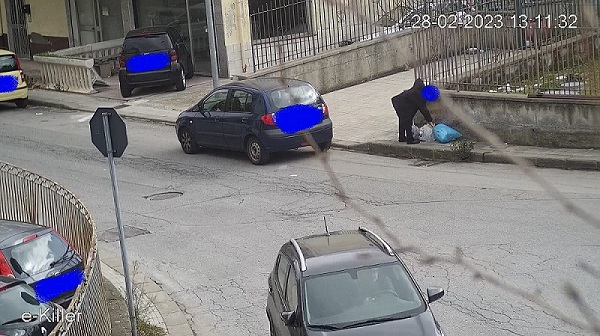 Milazzo (ME) - Fototrappole incastrano “zozzoni” al Parco, Croce di Mare e nell’area esterna del cimitero