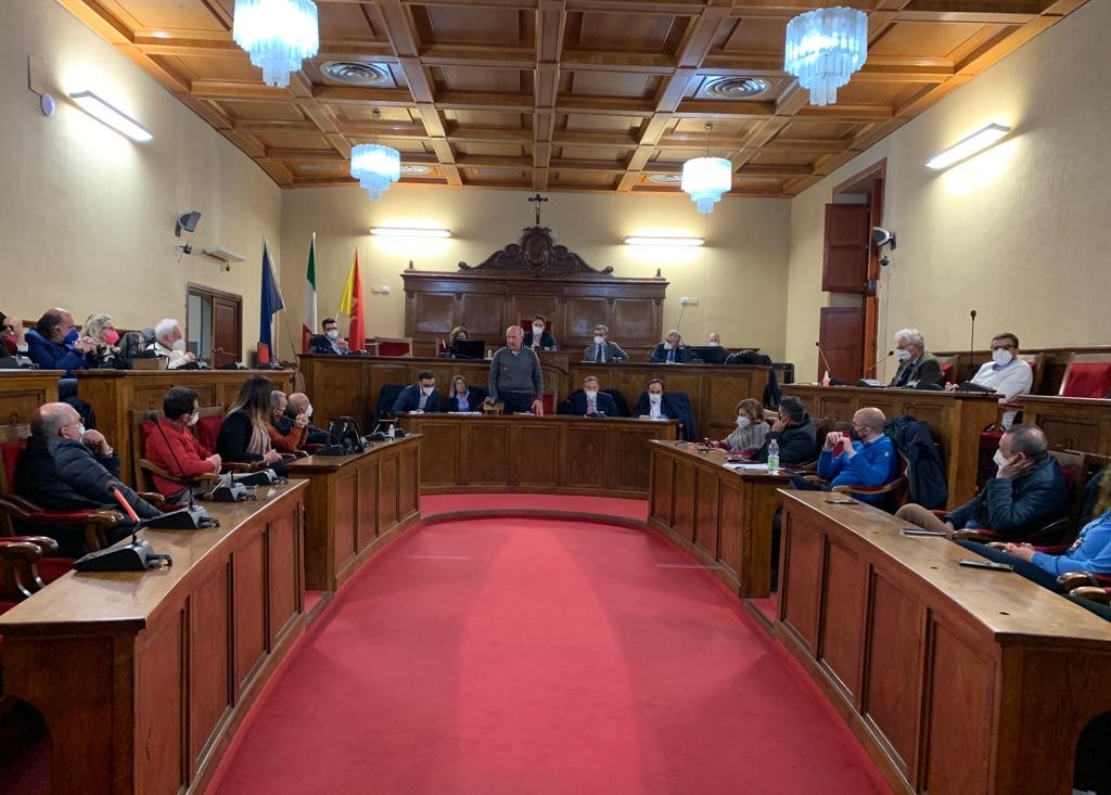 Milazzo (ME) – I lavori al Consiglio comunale