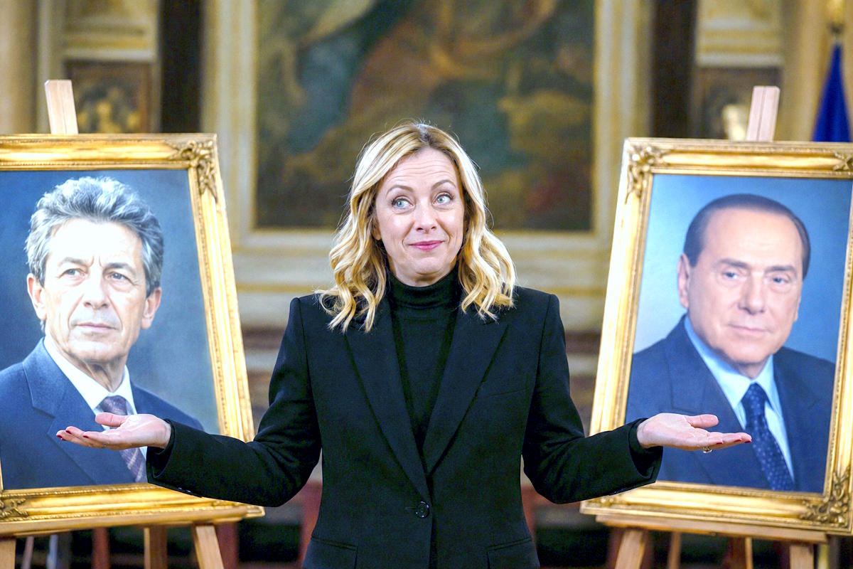 Berlinguer per celebrare Almirante, Berlusconi per celebrare la continuità con la sua linea politica: le commemorazioni secondo Meloni